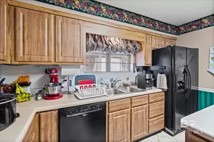 12580 King Arthur Dr, Grand Bay, AL 36541 - Photo 8