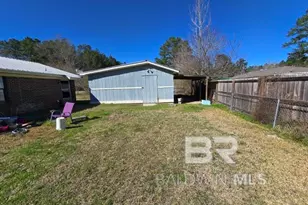 109 Cynthia St, East Brewton, AL 36426 - Photo 2