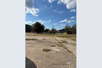 236 S Wilson Avenue, Mobile, AL 36610 - Photo 2