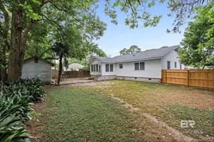 2757 S Sherwood Dr, Mobile, AL 36606 - Photo 2