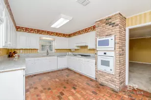 1618 Weaver Dr, Eight Mile, AL 36613 - Photo 8