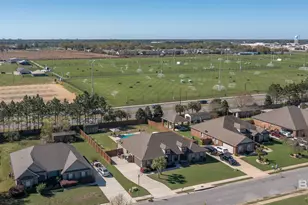 2089 Bourbon St, Foley, AL 36535 - Photo 2