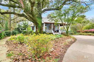 702 Fairhope Ave, Fairhope, AL 36532 - Photo 2