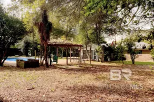 3050 Meadow Ln, Mobile, AL 36618 - Photo 2