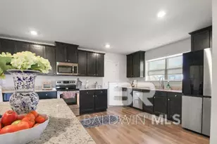 11926 Hons Dr, Fairhope, AL 36532 - Photo 2