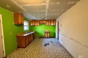 322 E 4th St, Atmore, AL 36502 - Photo 2