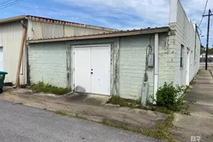 303 Palafox St, Flomaton, AL 36441 - Photo 8