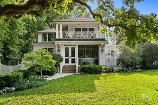 204 N Bayview St, Fairhope, AL 36532 - Photo 2