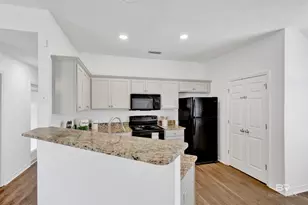 1021 E Hamilton Bridges Dr, Mobile, AL 36695 - Photo 8