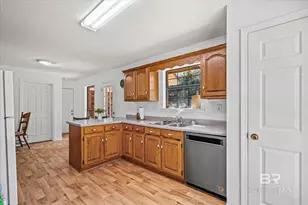 9770 Lakeview Rd, Bay Minette, AL 36507 - Photo 12