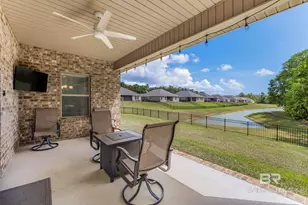 200 Spur Ave, Fairhope, AL 36532 - Photo 2