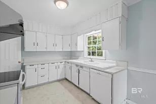 1429 Forestdale Dr, Mobile, AL 36618 - Photo 6