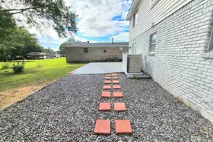 4033 Shana Dr, Mobile, AL 36605 - Photo 12
