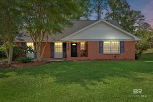 160 Country Club Dr, Daphne, AL 36526 - Photo 2