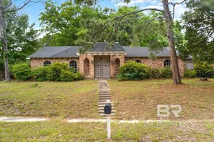 4600 S Dogwood Dr, Mobile, AL 36609 - Photo 1