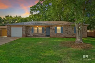 421 Cedar Ct, Foley, AL 36535 - Photo 2