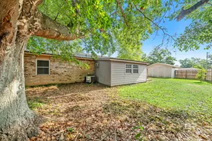 421 Cedar Ct, Foley, AL 36535 - Photo 8
