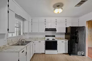 716 N Cedar St, Foley, AL 36535 - Photo 10