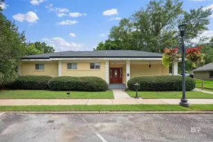 225 W Laurel Ave, Foley, AL 36535 - Photo 1