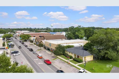 225 W Laurel Avenue, Foley, AL 36535 - Photo 2