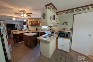 1558 Valencia Dr, Lillian, AL 36549 - Photo 10