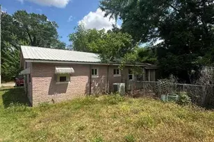 1059 Holley St, Loxley, AL 36551 - Photo 4