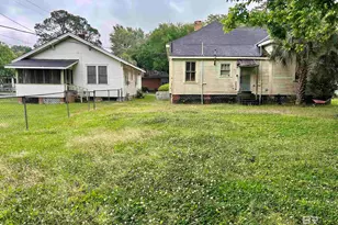 300 Stocking St, Mobile, AL 36604 - Photo 2