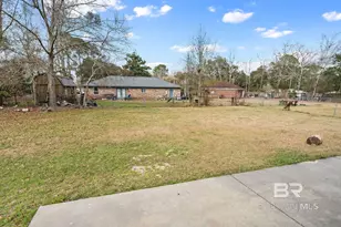 635 E Azalea Ave, Foley, AL 36535 - Photo 16