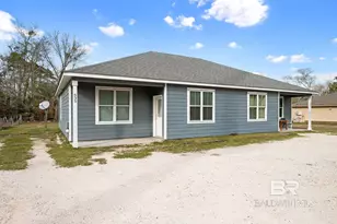 635 E Azalea Ave, Foley, AL 36535 - Photo 1
