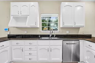 705 Holly Dr, Fairhope, AL 36532 - Photo 14