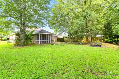 122 Oakwood Avenue, Fairhope, AL 36532 - Photo 2