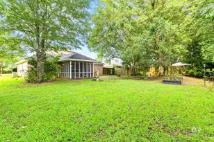 122 Oakwood Ave, Fairhope, AL 36532 - Photo 2