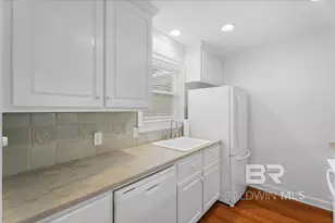 320 Volanta Ave, Fairhope, AL 36532 - Photo 10