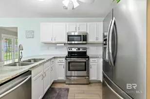 105 Oakwood Ave, Fairhope, AL 36532 - Photo 16