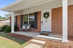 5612 N Vista Bonita Dr, Mobile, AL 36609 - Photo 2