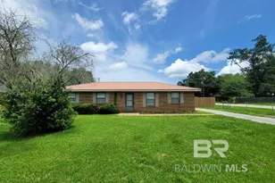 200 W Sycamore Ave, Foley, AL 36535 - Photo 1