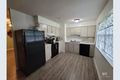 200 W Sycamore Avenue, Foley, AL 36535 - Photo 6