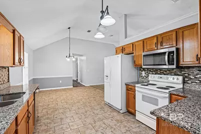 33621 Rosalia Avenue, Lillian, AL 36549 - Photo 8