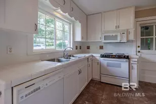 208 Pinecrest Ln, Fairhope, AL 36532 - Photo 10