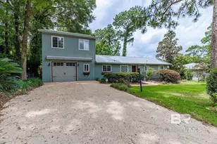 208 Pinecrest Ln, Fairhope, AL 36532 - Photo 2