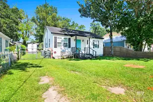 403 N Pine St, Foley, AL 36535 - Photo 1