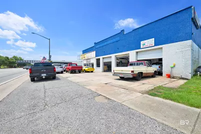 303 N McKenzie Street, Foley, AL 36535 - Photo 2