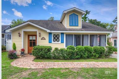 8 White Avenue, Fairhope, AL 36532 - Photo 1