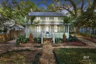 56 N Bayview St, Fairhope, AL 36532 - Photo 1