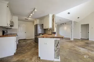 200 Hawthorne Cir, Fairhope, AL 36532 - Photo 8