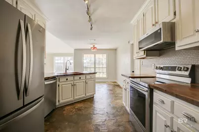200 Hawthorne Circle, Fairhope, AL 36532 - Photo 6