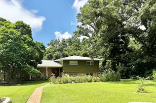 754 Washington Dr, Fairhope, AL 36532 - Photo 1