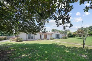 804 W Regents Dr, Mobile, AL 36609 - Photo 1