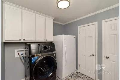 931 E Regents Drive, Mobile, AL 36609 - Photo 40