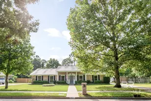 931 E Regents Dr, Mobile, AL 36609 - Photo 2